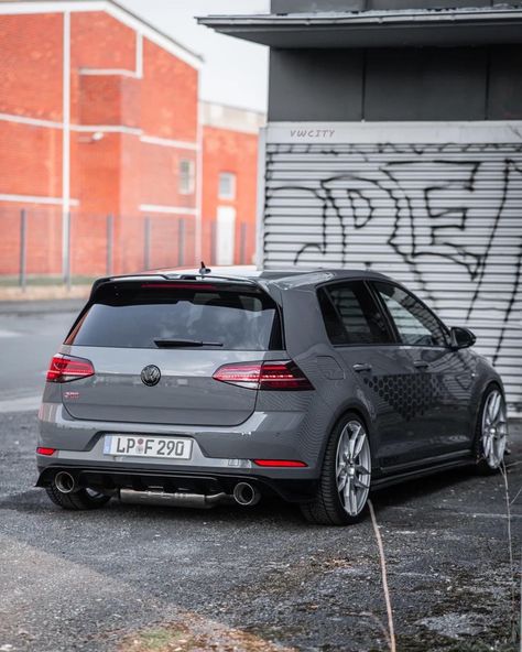 GTI TCR 💪 . 🚗: @gti.tcr.puregrey #golfgtitcr #golfgti #golf7gti #golf7 #golfr #golf7r #vwcity #vwgolf #volkswagen #vwgolf7 #golf Vw Golf R Mk7, Golf Tsi, Golf R Mk7, Golf 7 R, Golf 7 Gti, Gti Mk7, Nardo Grey, Vw Gti, Golf Car