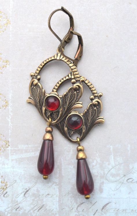 Art Nouveau Fashion Modern, Red And Gold Earrings, Whimsigoth Earrings, Gold Antique Jewellery, Italian Earrings, Art Nouveau Fashion, Antique Brass Jewelry, Antique Gold Earrings, Bijoux Art Nouveau