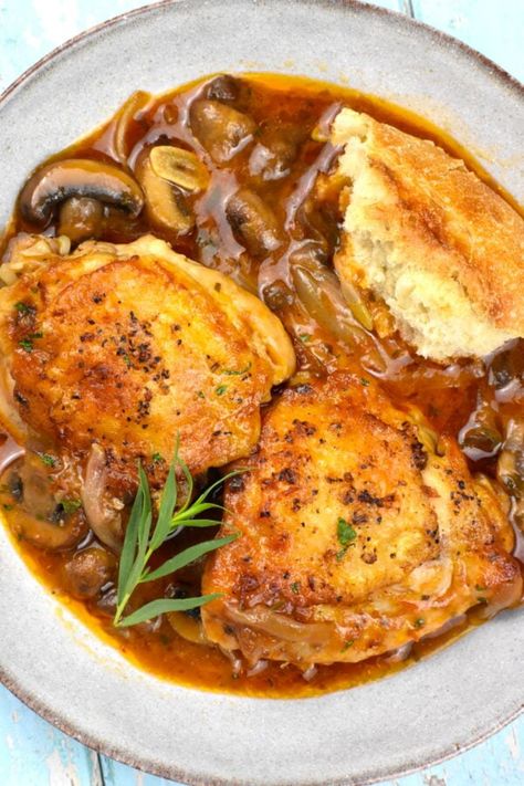 Chicken Chasseur Recipe, Chicken Stews, Chicken Chasseur, Chicken Delight, Hunters Chicken, Food Hunter, Classic French Dishes, French Recipes, Brown Sauce