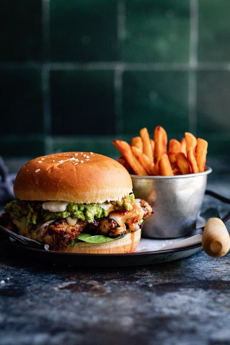 Juicy Grilled Cajun Chicken Burger with Avocado and Sweet Chilli Sauce - The Irishman's Wife Grilled Cajun Chicken Sandwich, Cajun Sandwich Recipes, Cajun Chicken Burger Recipe, Burger Plating Ideas, Cajun Burger, Cajun Chicken Burger, Burger With Avocado, Grilled Chicken Burgers, Chicken Burgers Recipe