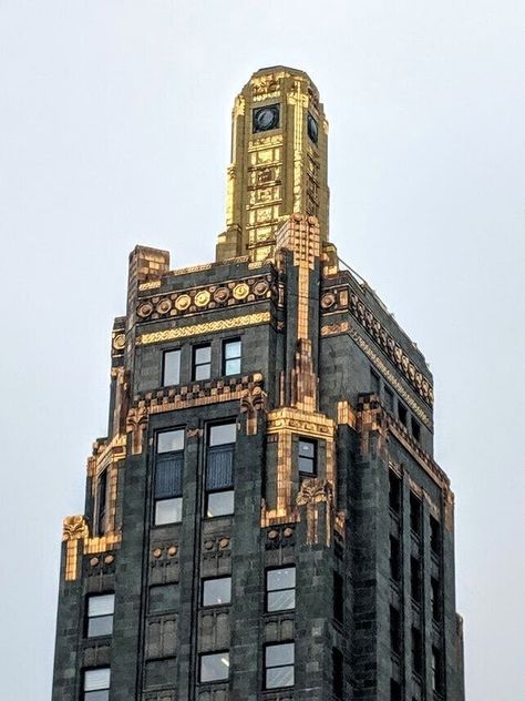 Chicago Walking Tour, American Radiator Building, Daniel Burnham, Jane Hotel, Michigan Avenue, Famous Buildings, Art Deco Buildings, Classic Architecture, Old Buildings