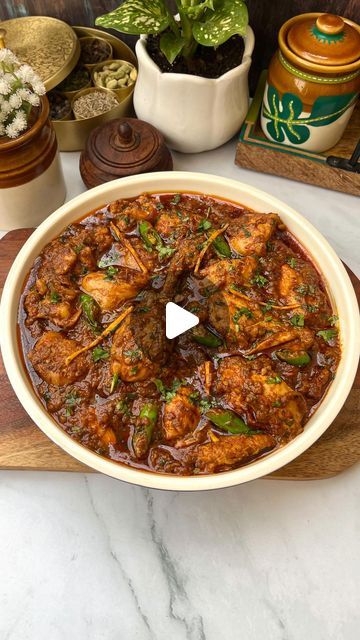 Neha🌻Anshu on Instagram: "Chicken Karahi Masala Recipe😍 Popular chicken dish where chicken is cooked in a delicious rich,infused,flavourful gravy.!❤️  #foodiesfood_court #chickenmasala #chicken #chickentikkamasala #chickenrecipes #bihar #trending #explorepage #easyrecipes #indianrecipes #weekend #reels #chickenkarahi #peshawarifood" Chicken Bhuna, Holi Recipes, Chicken Gravy Recipe, Karahi Recipe, Chicken Karahi, Chicken Masala, Chicken Gravy, Chicken Dish, Chicken Tikka Masala