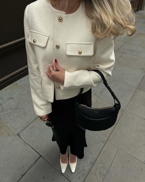 To elegant Monday 🤍 The photo number 4 looks like a shampoo ad 😂 Time Capsule Wardrobe, Tweed Jacket Outfit, Round Neck Jacket, Satin Skirt Outfit, Classy Street Style, Chique Outfit, Outfit Zara, Zara Jacket, Mode Abaya