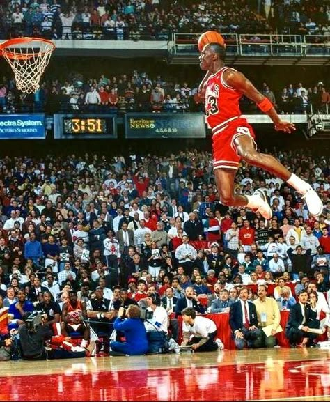 Michael Jordan Images, Michael Jordan Dunking, Michael Jordan Art, Michael Jordan Photos, Air Jordan Basketball Shoes, Michael Jordan Pictures, Michael Jordan Chicago Bulls, Jordan Basketball Shoes, Michael Jordan Basketball