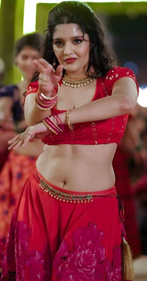 Deeksha Seth, Ritika Singh, Yami Gautam, Saree Navel, Taking Selfies, Hot Images, Red Saree, South Actress, Actress Pics