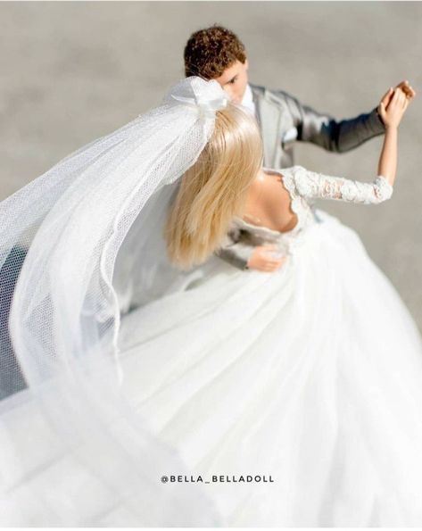 Barbie Couple, Barbie In Real Life, Wedding Barbie, Bride Barbie, Barbie Photography, Barbie Stories, Toddler Boy Haircuts, Barbie Bridal, Barbie Wedding Dress