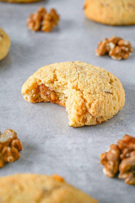 Walnut Cookies Recipe, Walnut Cookie Recipes, Egg Yolk Recipes, Sugar Free Marshmallows, Pumpkin Cookie Recipe, Gluten Free Cookie Recipes, Paleo Cookies, Walnut Recipes, Keto Chocolate Chips