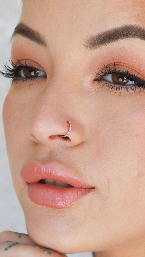 Piercing Jewelry Aesthetic, Cute Nose Rings, Nose Ring Designs, Piercing Nose Ring, Cute Nose Piercings, Big Nose Beauty, Nose Ring Jewelry, Nose Ring Hoop, Beauty Hacks Lips