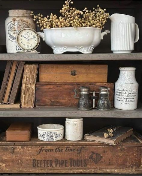 Antique Shelf Decor Display, French Country Bookshelf Decor, Antique Collections Display, Cozy Vintage Decor, Vintage Shelf Styling, Kitchen Hutch Decorating Ideas, Vintage Shelf Decor, Cottage English, Unique Apartment