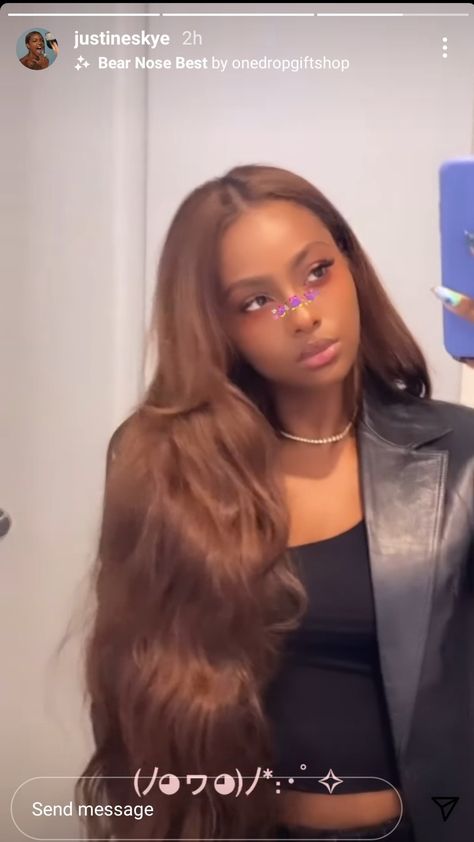 Brown Hair Weave Black Women, Light Brown Sew In Weave, Black Women Honey Brown Hair, Honey Brown Middle Part Sew In, Honey Brown Weave Black Women, Brown Quick Weave, Honey Brown Sew In, Brown Hair Sew In, Justine Skye Brown Hair