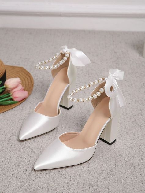 Closed Toe Wedding Shoes, Elegant Shoes Heels, White Heels Wedding, Bride Heels, Pearl Wedding Shoes, Hak Tinggi, Pretty Heels, Elegance Wedding, Pearl Shoes