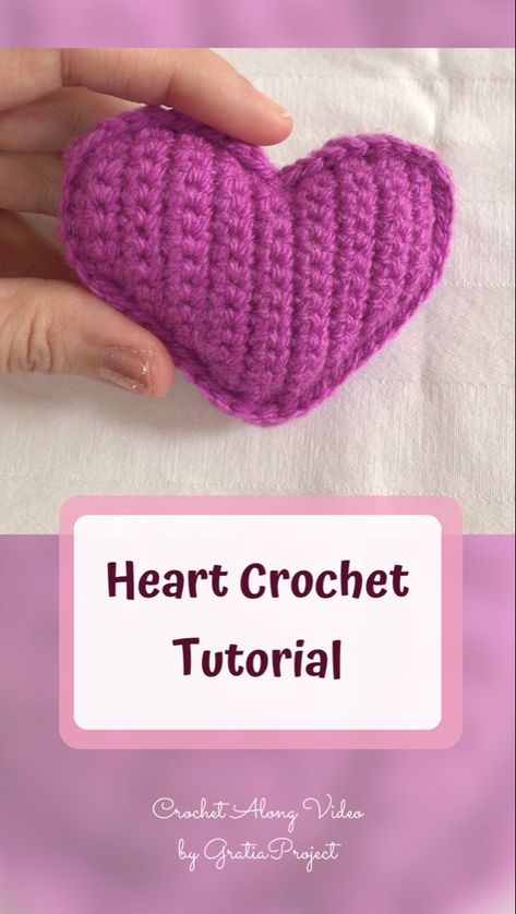 Crochet Rocks, Crochet Keyrings, Charity Crochet, Diy Bag Charm, Heart Crochet Pattern, Crochet Granny Square Tutorial, Crochet Hearts, Heart Crochet, Crochet Heart Pattern