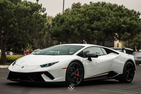 Lamborghini Huracan White, Lambo Huracan, Baby Elephant Drawing, Sports Cars Lamborghini, Lamborghini Cars, Cool Car Pictures, Lamborghini Huracan, Sports Cars Luxury, Bugatti