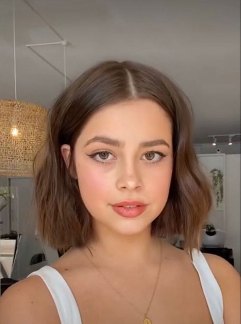 Top 50 Short Bob Hairstyles for Women in 2024 (Detailed Gallery + Video) | 50 Stunning Short Bob Hairstyles for Women Trending in 2024 | Aesthetic Women's Hairstyles & Haircut Inspo Oval Shape Short Hair, Haircuts For Round Faces Brown Hair, Light Brown Short Bob Hair, Short Brown Hair For Round Face, Short Hair On Square Face Shape, Short Brown Hair Oval Face, Soft Brown Short Hair, Bluntcut Bob Brown, Short Brown Hair Pale Skin