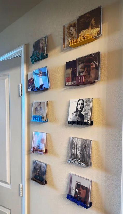 Record Room Ideas, Taylor Swift House, Fangirl Room, Cd Display, Taylor Swift Cd, Cd Shelves, Cd Wall, Vinyl Display, Vinyl Room