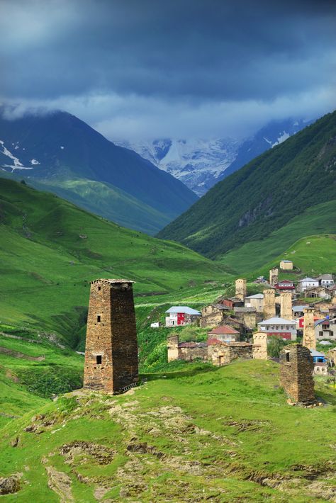 Georgia Nature, Cave City, South Ossetia, Georgia Country, Contemporary Building, Georgia Travel, Georgia Usa, Cool Countries, Lonely Planet