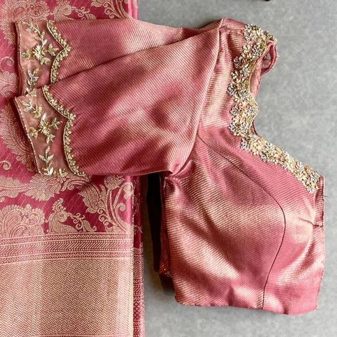 Light Pink Maggam Work Blouse Designs, Different Blouse Patterns, Gold Tissue Blouse Designs, Jewellery Work Blouse Designs, Gold Maggam Work Blouse Designs, Blouse Simple Work Designs, Simple Blouse Aari Work Designs, Blouse For Pattu Saree, Embroidery Saree Blouse Designs