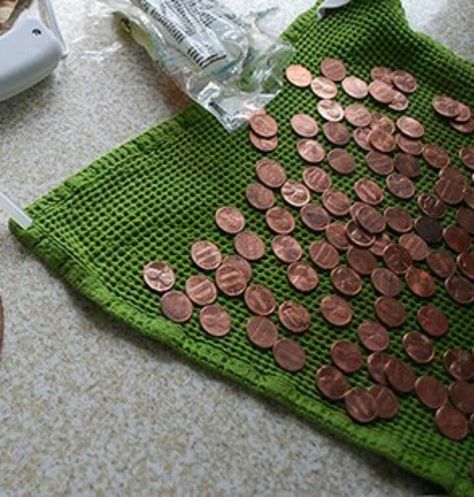 Cool Furniture Creative Diy Ideas, Pennies Crafts, Penny Decor, Penny Projects, Penny Tiles, Penny Crafts, Copper Pennies, Pressed Pennies, Recycling Crafts