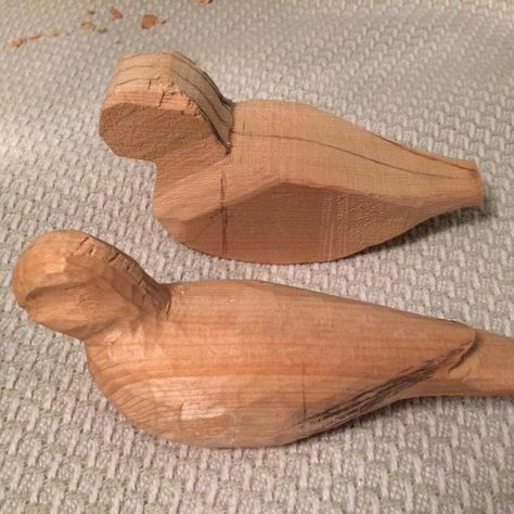 Bird Carving Patterns, Whittling Patterns, Carving Animals, Whittling Projects, Simple Wood Carving, Wood Carving For Beginners, Bird Carving, Animals Photos, Wood Carving Designs