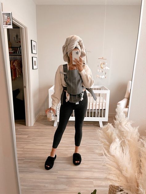 Bre Sheppard, Postpartum Fashion, Lots Of Coffee, Influencer Lifestyle, Cute Maternity Outfits, Breastfeeding And Pumping, Bump Style, Trendy Maternity, Mommy Baby