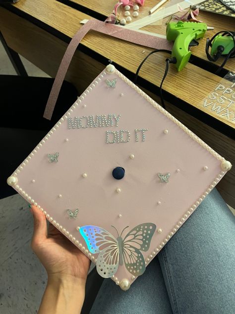 Grad Cap Dedicated To Parents, For My Parents Graduation Cap, Grad Caps For Moms, Graduation Cap For Moms, Teen Mom Graduation Cap, Mom Graduation Cap Ideas, Mommy Did It Graduation Cap, Mom Graduation Cap, College Grad Pictures