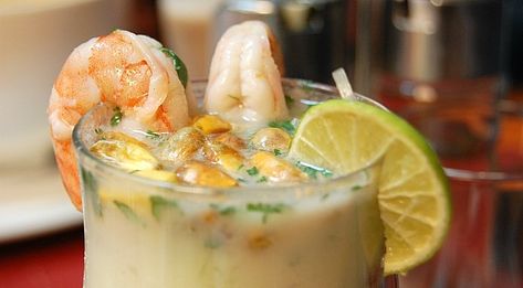 leche de tigre_Carlos Varela flickr Peru Recipes, Peruvian Kitchen, Peruvian Drinks, Peru Food, Peruvian Ceviche, Fancy Water, Peruvian Dishes, Ceviche Recipe, Peruvian Cuisine