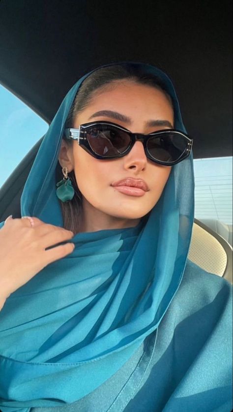 Abaya Outfit, Mode Turban, Hijabi Fashion Casual, Hijabi Aesthetic, Modesty Fashion, Muslim Fashion Outfits, Classy Aesthetic, Arab Fashion, Arab Women