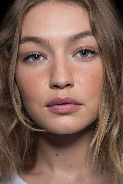 Gigi Hadid Makeup, Gigi Hadid Beauty, No Make Up Make Up Look, Gigi Hadid Looks, Gigi Style, Bella Gigi Hadid, Gigi Hadid Outfits, Vogue Brazil, Gigi Hadid Style