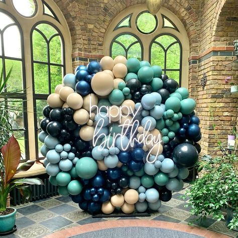 Circle Balloon Wall, Unique Balloon Garland, Round Balloon Arch Ideas, Round Balloon Backdrop, Round Balloon Garland, Wall Balloon Decorations, Baloon Wall, Balloon Wall Backdrop, Round Balloon Arch