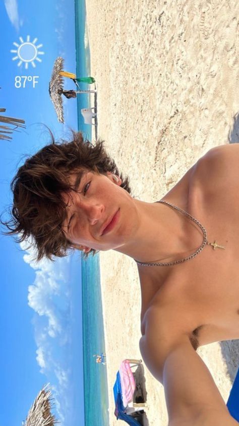 Cute Beach Guys, Hot White Guys With Fluffy Hair, Cute Australian Guys, Hot Fluffy Hair Guy, Fine Boy Pictures, Hot Brunette Guy Fluffy Hair, Baseball Boys Hair, Cute White Boys With Curly Hair, Cute Boys With Light Brown Fluffy Hair