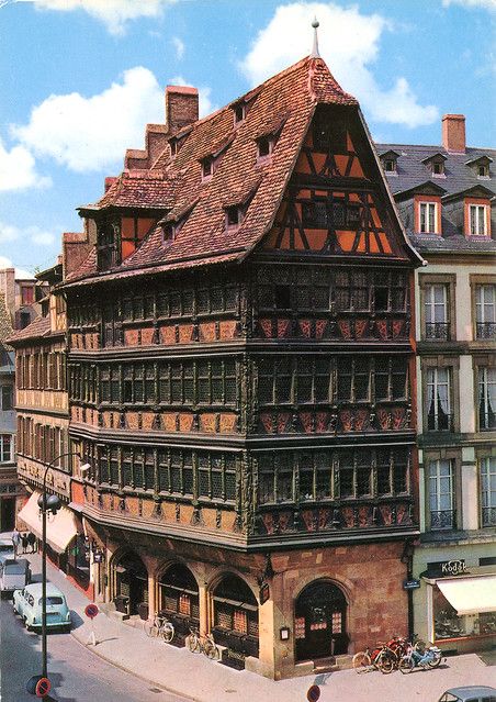 German Houses, German Architecture, Unusual Buildings, Medieval Houses, European Architecture, Interesting Buildings, Chateau France, Voyage Europe, Beaux Villages