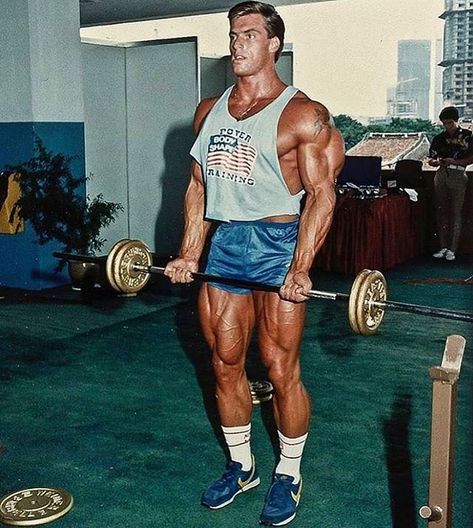 #retro80s #berrydemey #oldschoolbodybuildingtips #goldenera #vintage #fitfam #fitspo #health #goldenaesthetics #goldenerathletics #bodybuilder #lift #gym #armday #armsworkout #bicepworkout #armsrace 80s Gym Outfit, 80s Gym, Old School Gym, Old Bodybuilder, Aesthetics Bodybuilding, Bodybuilding Pictures, Retro Gym, School Gym, Pumping Iron