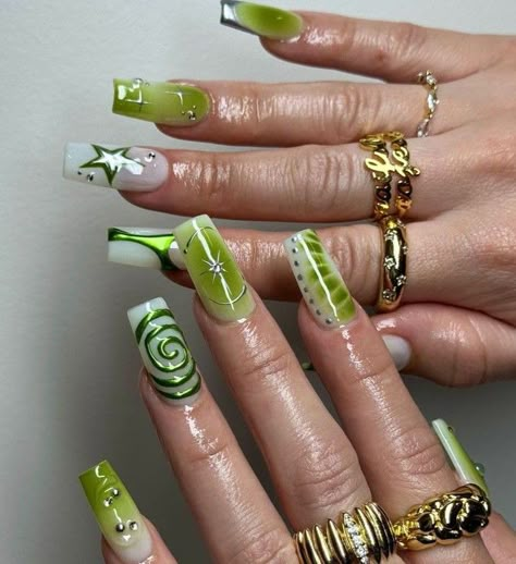 Green Gradient Nails, Brat Nails, Summer Nail Design Ideas, Hippie Nails, Punk Nails, Grunge Nails, Girly Acrylic Nails, Cute Acrylic Nail Designs, Classy Acrylic Nails