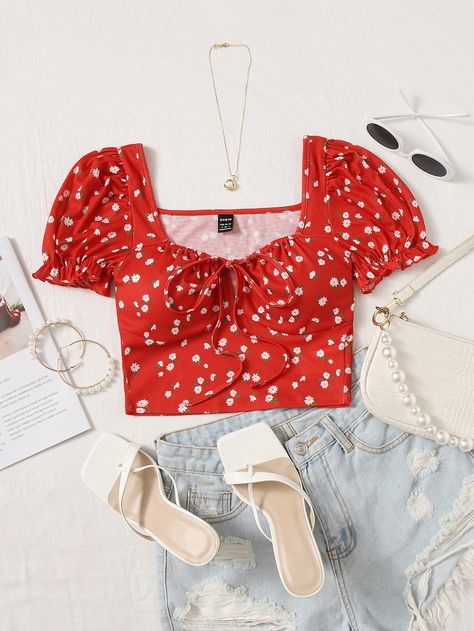 Cute Shein Tops, Shein Fashion, Shein Clothing, Summer Outfits Teenage Girl, Top Rojo, Cute Red Floral Print Tops, Red Spring Crop Top, Shein Shirts, Red Short Sleeve Top With Floral Print