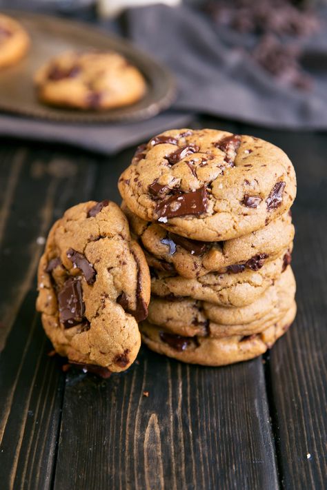 Delicious chocolate chunk cookies with a few special ingredients to take them over the top. There's no other chocolate chip cookies like these Chocolate Chunk Cookie Recipe, American Cookies, Ambitious Kitchen, Favorite Cookie Recipe, Chocolate Cookie Recipes, Chocolate Chunk, Chocolate Chip Recipes, Chocolate Chunk Cookies, Best Chocolate