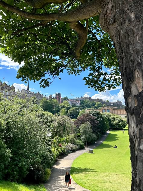 Edinburgh aesthetic, Edinburgh places, Edinburgh summer, Scottish summer, summer aesthetic Living In Edinburgh Aesthetic, Summer In Edinburgh, Edinburgh In Summer, Scottish Summer Aesthetic, Edinburgh Autumn, Aesthetic Edinburgh, Edinburgh Summer, Edinburgh Aesthetic, Summer In Ireland