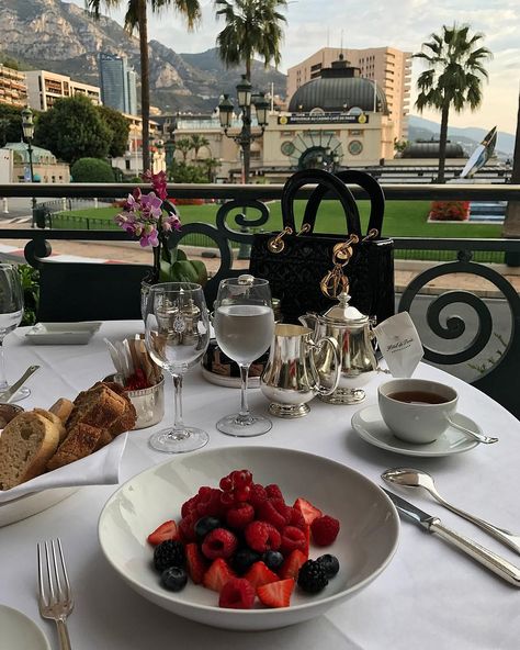 Boujee Lifestyle, Luxury Lifestyle Dreams, Dove Cameron, Feminine Energy, Pretty Food, Luxury Life, Monte Carlo, Me Time, Food Truck