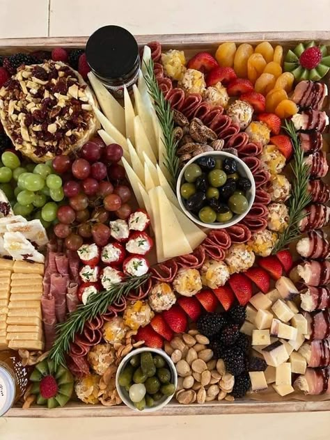 Picky Bits Platter, Coldcut Platter, Cheese Board Decor, Wedding Charcuterie Table, Board Night Ideas, Lunch Platter, Table Charcuterie, Cheese And Cracker Platter, Charcuterie Board Inspiration