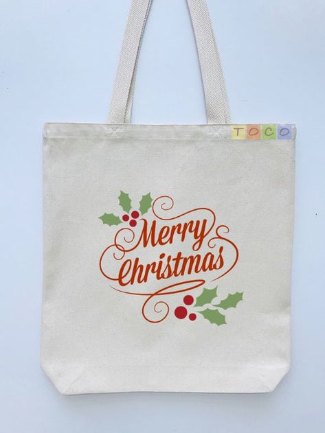 Christmas Totes, Wrapping Christmas Presents, Painted Gifts, Canvas Gift Bag, Fabric Wrapping, Sublimacion Ideas, Santa Sacks, Bags Fabric, Christmas Arts And Crafts