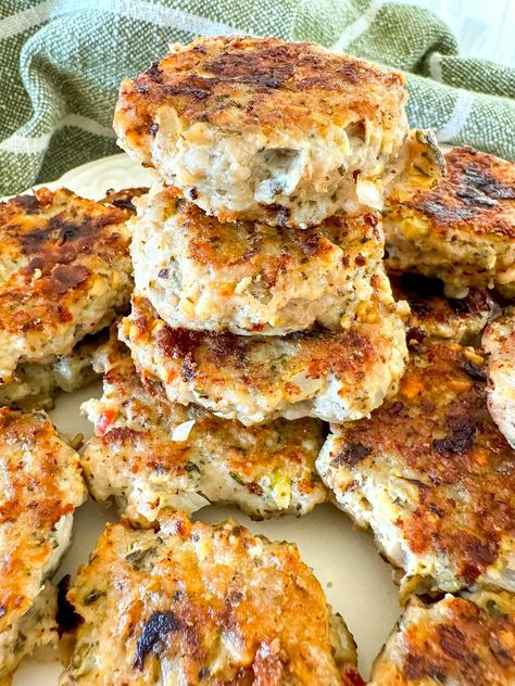 Turkey Patties, Turkey Breakfast Sausage, Healthy Ground Turkey, Diy Breakfast, Turkey Breakfast, Recipe For Breakfast, Homemade Soup Recipe, Healthy Turkey, Patties Recipe