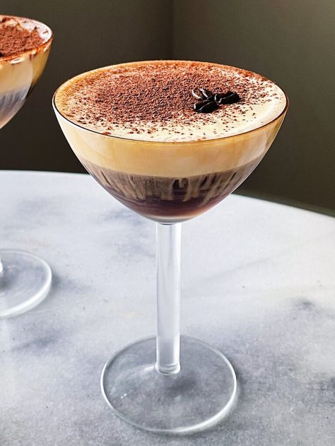 Dessert Martini Recipes, Dessert Martini, Tiramisu Martini, Espresso Martini Recipe, Leveling Up, Martini Recipes, Cocktail Drinks Recipes, Best Dessert, Espresso Martini