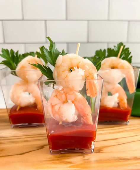 Shrimp Platter Ideas, Shrimp For Shrimp Cocktail, Shrimp Cocktail Shooters, Shrimp Platter, Shrimp Cocktail Appetizers, Ww Appetizers, Appetizer Cups, Cocktail Hour Food, Birthday 13