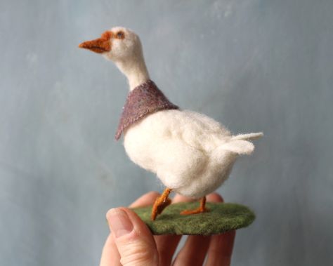 Needle felted goose sculpture by Sophie Laurent SquirrelRedHandmade Etsy UK Needle Felted Goose, Felting Creatures, Goose Sculpture, Wool Toys, Needle Felting Tutorials, Felted Animals, Wool Art, Felting Tutorials, Needle Felted Animals