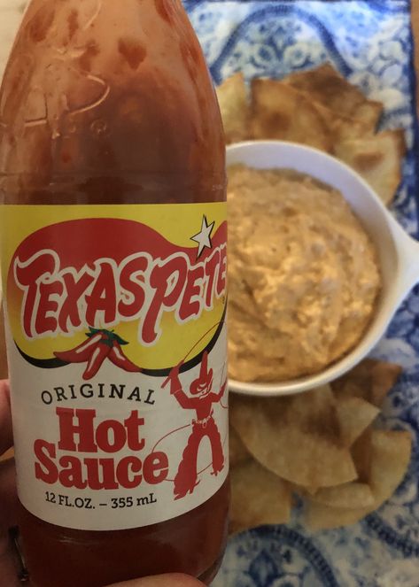 Texas Pete Buffalo Chicken Dip, Ranch Chicken Dip, Spicy Chicken Dip, Banana Aesthetic, Hot Chicken Dip, Chicken Cheese Dip, Hot Sauce Chicken, Dip Recipes Hot, Savory Dips