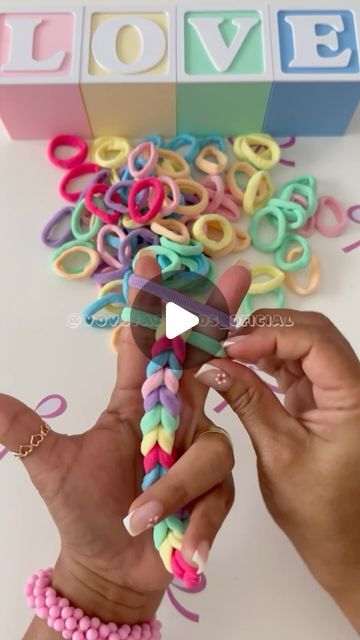 Foam Party Ideas, Bracelet Ideas Pony Beads, Kids Bracelets Diy, Loom Bracelets Ideas, Ribbon Bracelet Diy, Hair Bands Diy, Crafting Gifts, Loom Charms, Foam Party