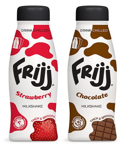 Frijj Chocolate milkshake and Strawberry milkshake in 250ml plastic bottles Milkshake Packaging Design, Milkshake Packaging, Milkshake Design, Yoghurt Packaging, Milk Design, Yogurt Packaging, Ice Cream Menu, Chocolate Packaging Design, Milk Packaging