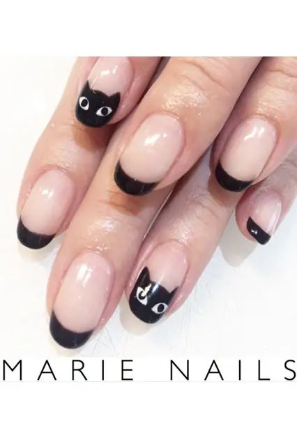 Low Maintenance Beauty, French Tip Manicure, Nail Tip Designs, Negative Space Nails, Being Lazy, Nagellack Trends, Latest Nail Trends, Nail Trend, Cat Nails