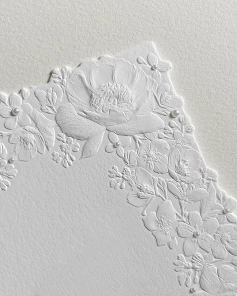 Embossed Paper Art, Paper Crafts Ideas, Pearl Wedding Invitations, Embossed Invitations, Paper Crafting Ideas, Blind Embossing, Creative Wedding Invitations, Packaging Ideas Business, Paper Craft Ideas