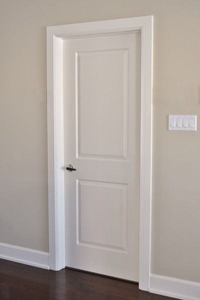 White Interior Doors, Interior Door Styles, Interior Door Trim, Home Hall Design, White Door, Door Design Interior, Home Entrance Decor, Decor Home Living Room, Room Doors