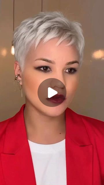 Short Spiked Hair, Short Silver Hair, Braids Volleyball, Short Hair Pixie Cuts, Spiked Hair, Growing Out Short Hair Styles, Super Short Hair, Blonde Pixie Haircut, Short Hairstyles For Thick Hair